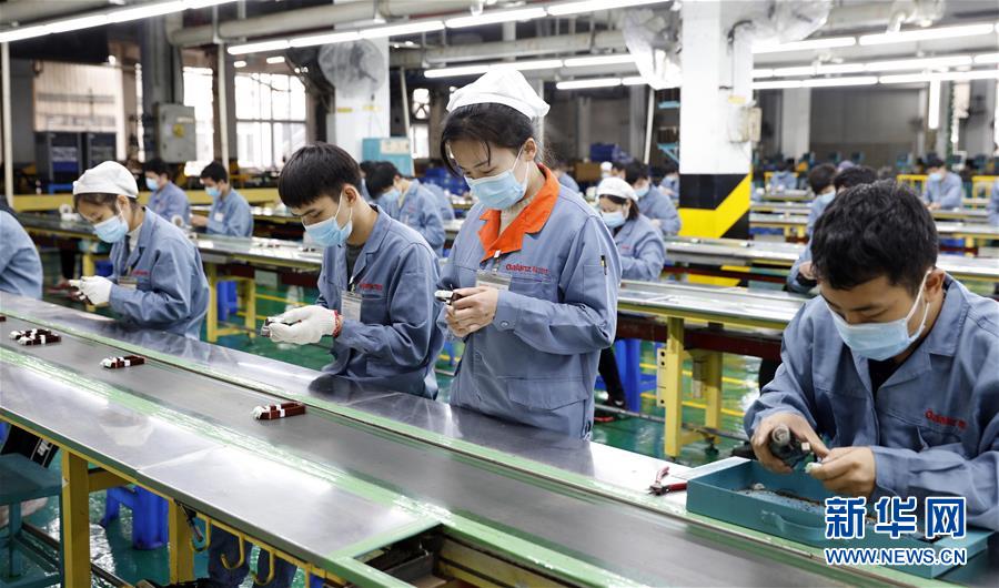 （來自經(jīng)濟(jì)前沿的故事&middot;企業(yè)復(fù)工復(fù)產(chǎn)&middot;圖文互動(dòng)）（1）&ldquo;這次復(fù)工終生難忘&rdquo;&mdash;&mdash;廣東格蘭仕安全員復(fù)工記 