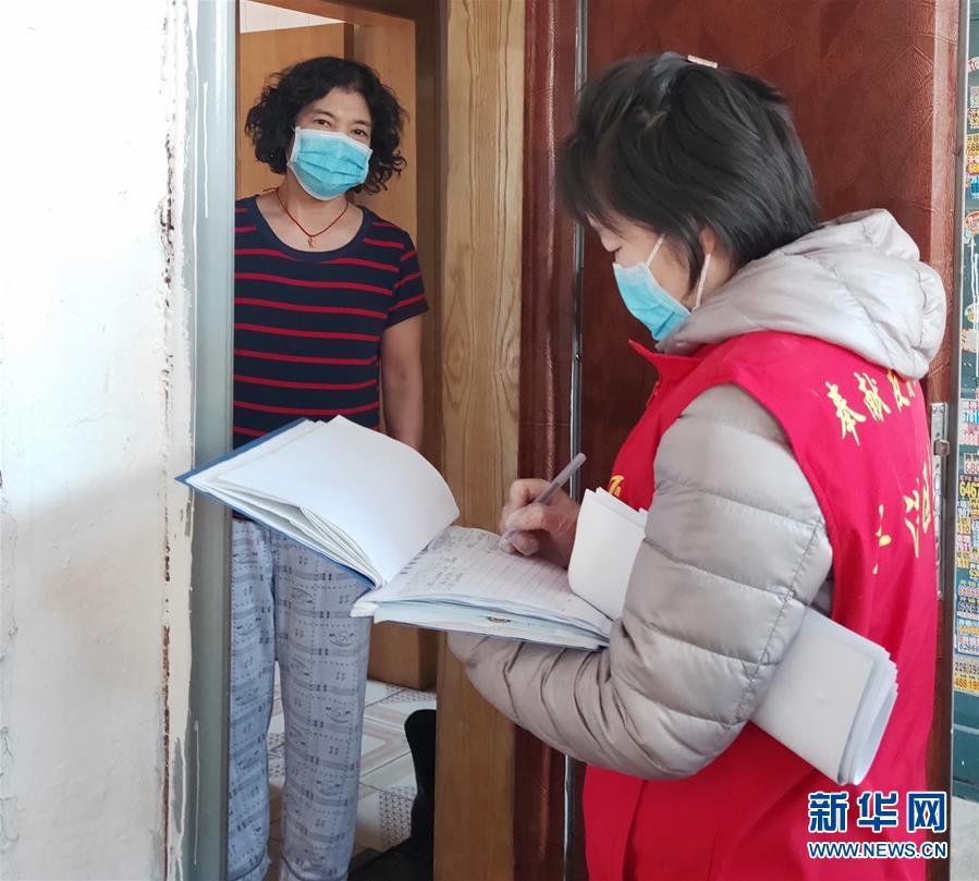 （聚焦疫情防控&middot;圖文互動(dòng)）&ldquo;標(biāo)兵舉黨旗，跟我一起上&rdquo;&mdash;&mdash;吉林&ldquo;小巷總理&rdquo;戰(zhàn)&ldquo;疫&rdquo;記