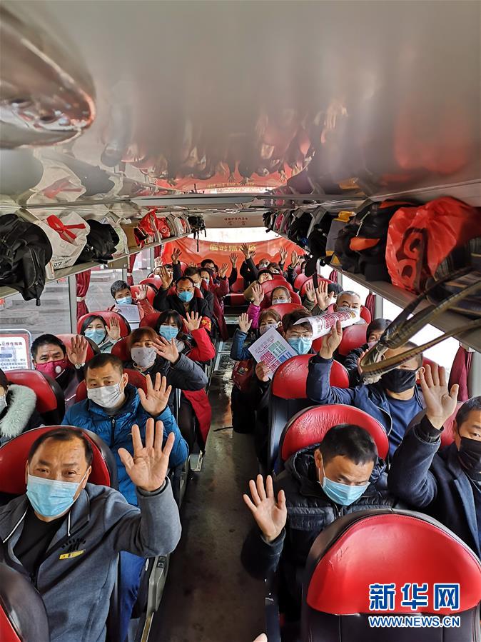 （做好六穩(wěn)工作 應(yīng)對(duì)復(fù)雜局面&middot;圖文互動(dòng)）（1）四川：&ldquo;點(diǎn)對(duì)點(diǎn)、一站式&rdquo;送農(nóng)民工安全返崗