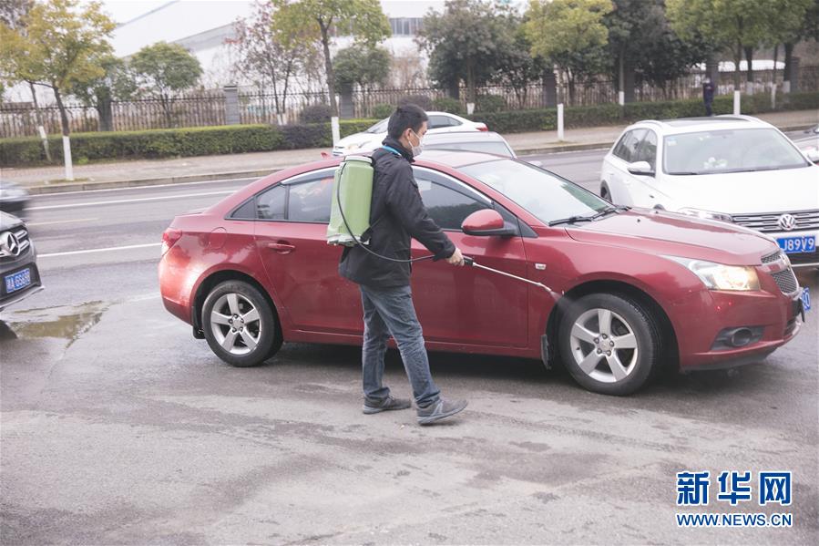 （來自經(jīng)濟(jì)前沿的故事&middot;企業(yè)復(fù)工復(fù)產(chǎn)&middot;圖文互動）（5）&ldquo;開門紅包&rdquo;變&ldquo;消毒迎門&rdquo;&mdash;&mdash;長沙高新區(qū)一家企業(yè)復(fù)工的&ldquo;拼勁&rdquo;