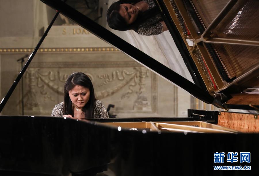 (國(guó)際)(2)意總統(tǒng)府舉辦特別音樂(lè)會(huì)聲援中國(guó)抗擊新冠肺炎疫情