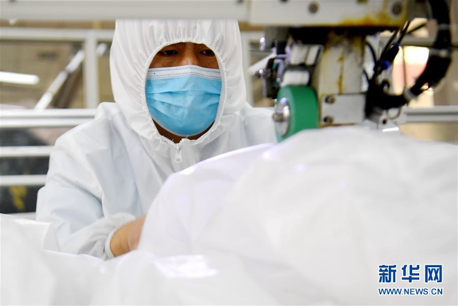 （聚焦疫情防控&middot;圖文互動(dòng)）（7）我們能多產(chǎn)一件，前方就少一份風(fēng)險(xiǎn)&mdash;&mdash;醫(yī)用防護(hù)服&ldquo;河北制造&rdquo;緊急&ldquo;起飛&rdquo;記