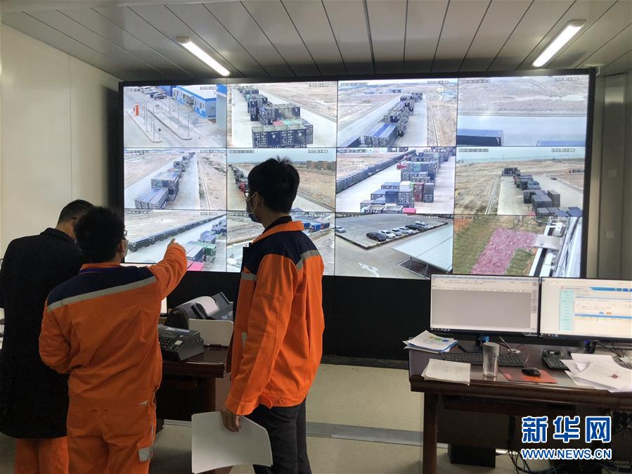 （圖文互動(dòng)）（2）抓好防疫保暢，還管司機(jī)吃飯&mdash;&mdash;廣西欽州保稅港區(qū)服務(wù)企業(yè)復(fù)工見聞