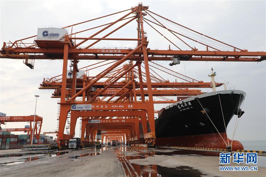 （圖文互動(dòng)）（3）抓好防疫保暢，還管司機(jī)吃飯&mdash;&mdash;廣西欽州保稅港區(qū)服務(wù)企業(yè)復(fù)工見聞