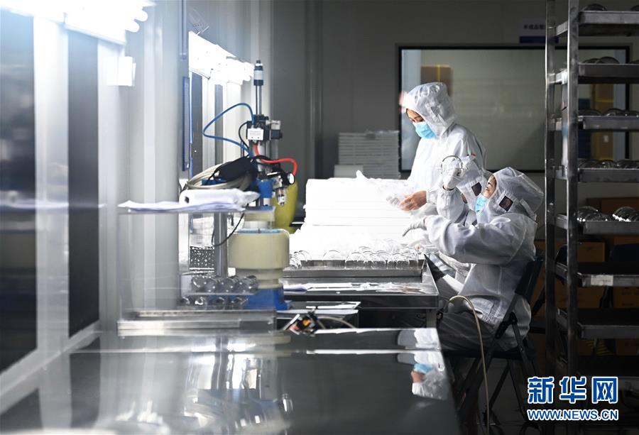 （來自經(jīng)濟(jì)前沿的故事&middot;企業(yè)復(fù)工復(fù)產(chǎn)&middot;圖文互動(dòng)）（5）&ldquo;危機(jī)中發(fā)現(xiàn)新商機(jī)&rdquo;&mdash;&mdash;中國科技制造企業(yè)復(fù)工復(fù)產(chǎn)觀察