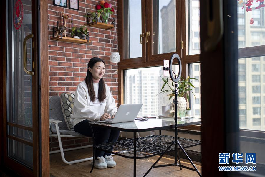 （新華全媒頭條&middot;圖文互動）（8）守望相助，堅(jiān)忍不拔&mdash;&mdash;致敬武漢戰(zhàn)&ldquo;疫&rdquo;中千千萬萬個平凡英雄