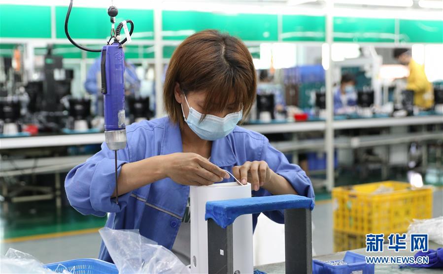 （抓好經(jīng)濟發(fā)展 應對復雜局面&middot;圖文互動）（1）在&ldquo;家電之都&rdquo;順德看&ldquo;中國制造&rdquo;抗壓前行 