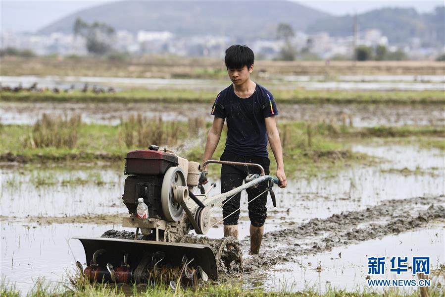 （圖文互動(dòng)）（1）&ldquo;早一天復(fù)工，損失就少一點(diǎn)&rdquo;&mdash;&mdash;廣西以精準(zhǔn)防控推動(dòng)復(fù)工復(fù)產(chǎn)一線見(jiàn)聞