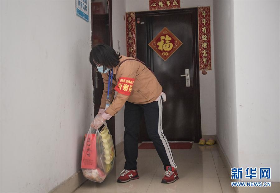 （在習(xí)近平新時代中國特色社會主義思想指引下&mdash;&mdash;新時代新作為新篇章&middot;習(xí)近平總書記關(guān)切事）（2）&ldquo;平凡英雄&rdquo;的力量&mdash;&mdash;致敬堅(jiān)守戰(zhàn)&ldquo;疫&rdquo;一線的社區(qū)工作者 