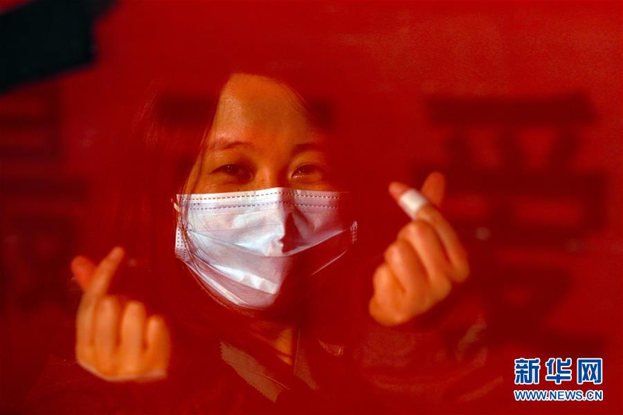 （新華全媒頭條&middot;圖文互動）（5）最美逆行者，武漢永遠記得你！&mdash;&mdash;首批援鄂醫(yī)療隊返程紀(jì)實