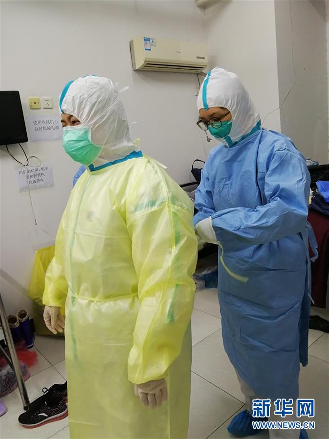 （一線抗疫群英譜&middot;圖文互動(dòng)）（1）在武漢，我為白衣戰(zhàn)士&ldquo;鑄起鎧甲&rdquo;&mdash;&mdash;記天津市腫瘤醫(yī)院醫(yī)師路佳