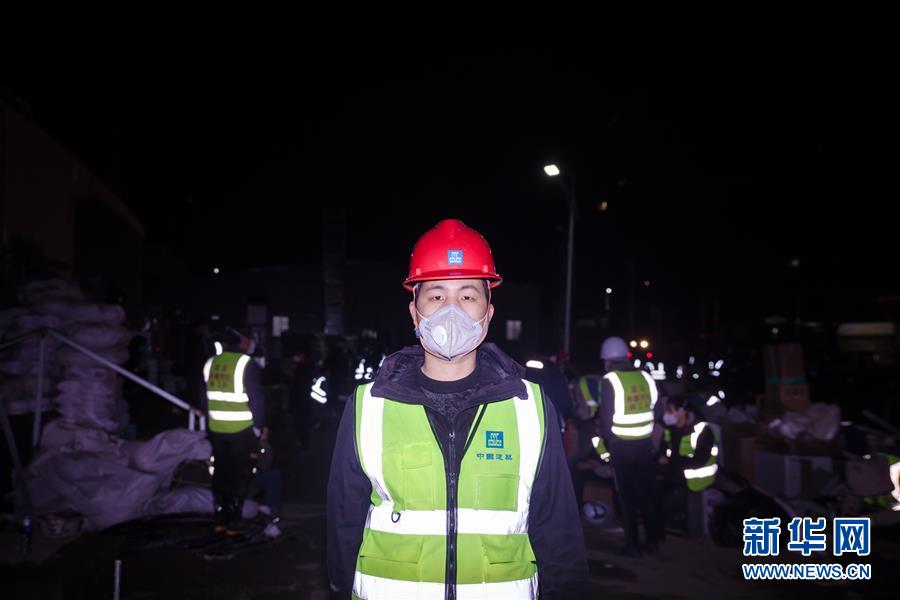 （一線抗疫群英譜&middot;圖文互動）（5）羅文浩：&ldquo;女兒，你的名字里有溫暖，有榮光！&rdquo;