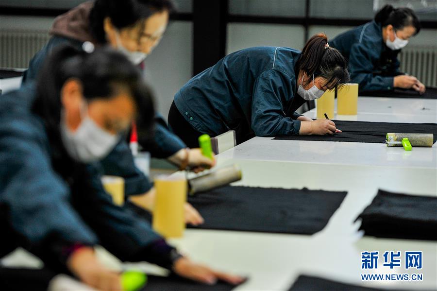 （在習(xí)近平新時(shí)代中國(guó)特色社會(huì)主義思想指引下&mdash;&mdash;新時(shí)代新作為新篇章&middot;習(xí)近平總書記關(guān)切事&middot;圖文互動(dòng)）（7）穩(wěn)住千家萬(wàn)戶的&ldquo;飯碗&rdquo;&mdash;&mdash;各地積極穩(wěn)就業(yè)化解疫情影響