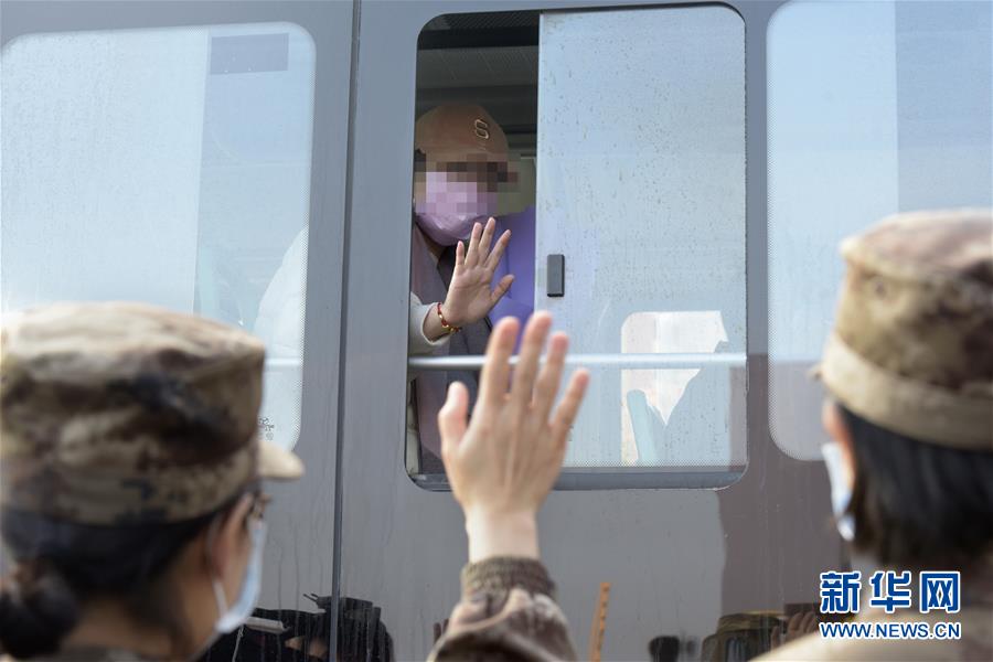 （新華全媒頭條&middot;圖文互動(dòng)）（10）和時(shí)間拼速度 與死神搶生命&mdash;&mdash;火神山醫(yī)院重癥醫(yī)學(xué)一科里的&ldquo;生死戰(zhàn)&rdquo; 