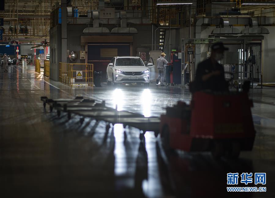 （新華全媒頭條&middot;圖文互動）（16）在艱難中重啟 在陣痛中復(fù)蘇&mdash;&mdash;湖北推動安全有序復(fù)工復(fù)產(chǎn)掃描