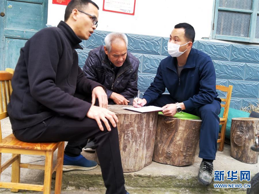 （習(xí)近平致敬的戰(zhàn)&ldquo;疫&rdquo;英雄&middot;下沉干部篇&middot;圖文互動(dòng)）（6）他們，挺身而出守防線