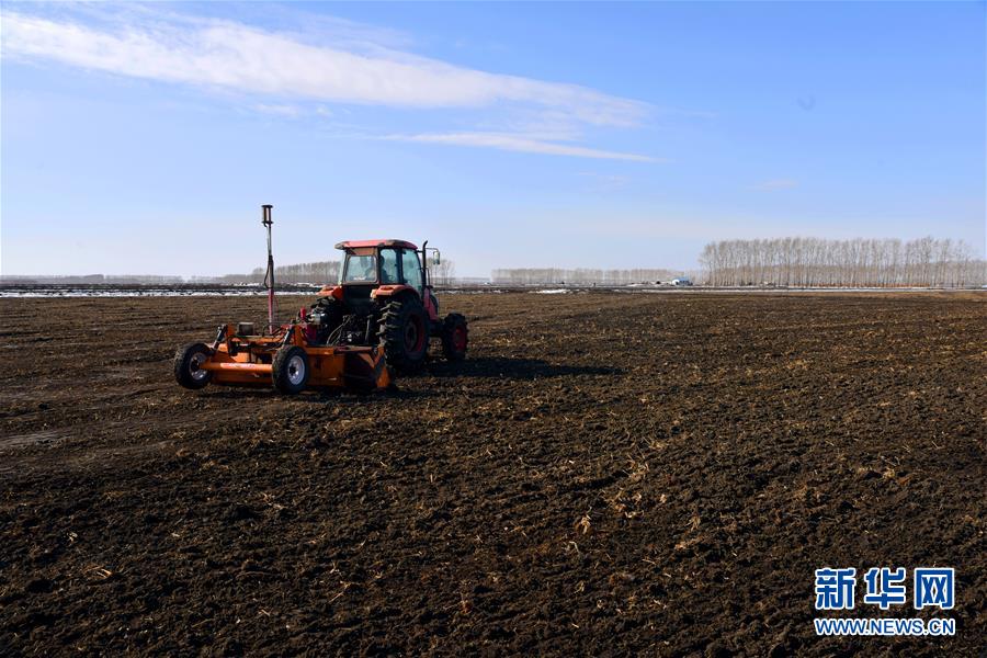 （在習(xí)近平新時(shí)代中國特色社會主義思想指引下&mdash;&mdash;新時(shí)代新作為新篇章&middot;習(xí)近平總書記關(guān)切事&middot;圖文互動）（4）希望的田野，希望的春天&mdash;&mdash;各地農(nóng)業(yè)生產(chǎn)新動態(tài)掃描