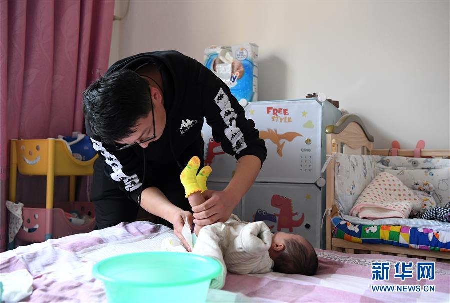 （一線抗疫群英譜&middot;圖文互動(dòng)）（3）&ldquo;再年輕，也要學(xué)做頂梁柱&rdquo;&mdash;&mdash;記&ldquo;95后&rdquo;干警李文超