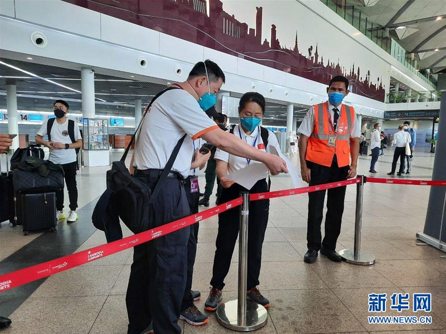 （國際疫情&middot;圖文互動(dòng)）（1）&ldquo;工作忙碌又細(xì)致，經(jīng)驗(yàn)豐富又專業(yè)&rdquo;&mdash;&mdash;一名柬埔寨青年眼中的中國援柬抗疫醫(yī)療專家組