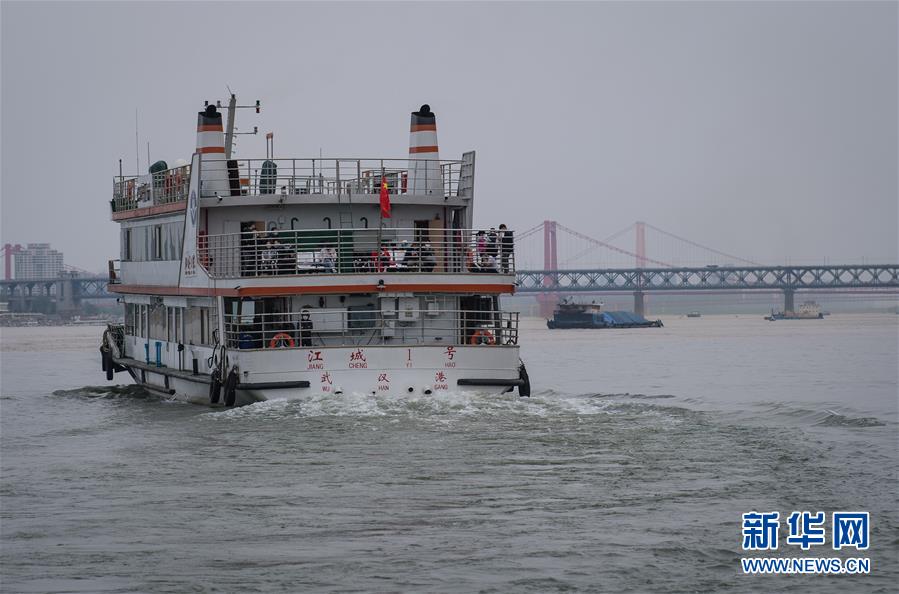 （新華全媒頭條&middot;圖文互動(dòng)）（13）武漢重啟，不負(fù)春天&mdash;&mdash;寫在武漢&ldquo;解封&rdquo;之際