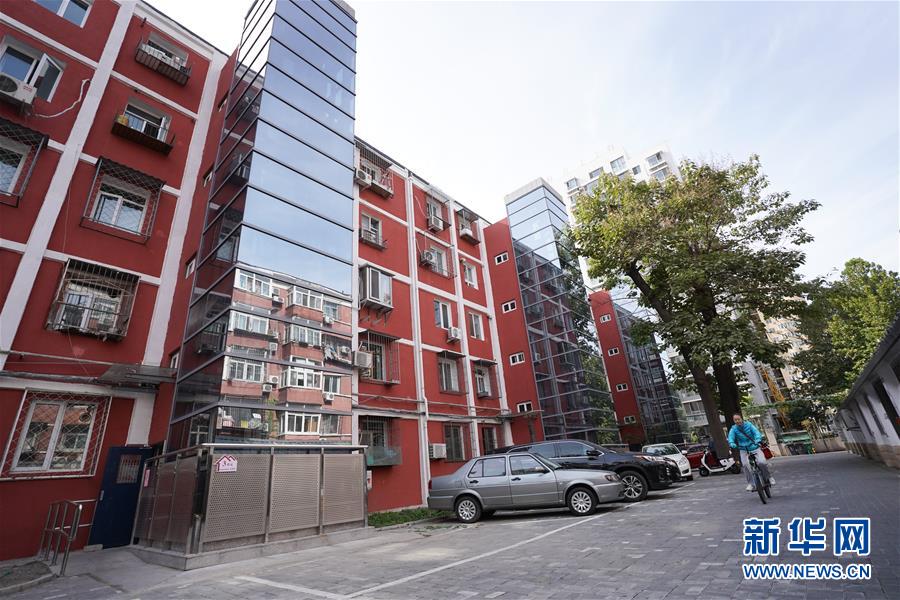 （新華全媒頭條&middot;圖文互動）（1）88級臺階，終于不再是座&ldquo;山&rdquo;？&mdash;&mdash;北京老舊小區(qū)加裝電梯現狀調查