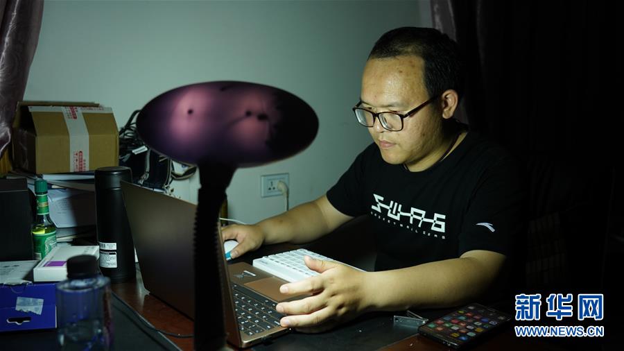 （決戰(zhàn)決勝脫貧攻堅&middot;圖文互動）（1）扶貧路上三人行