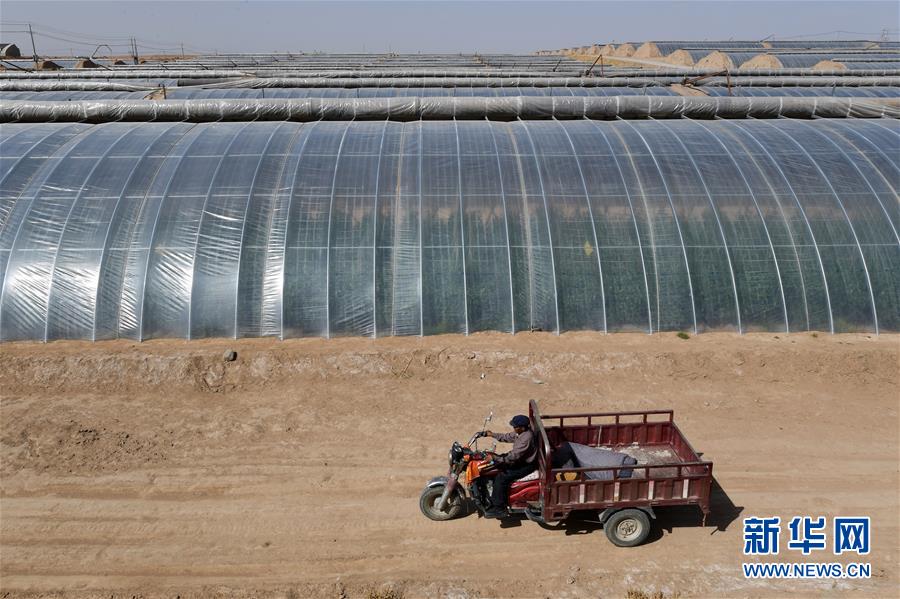 （新華全媒頭條&middot;圖文互動(dòng)）（14）春天里的5個(gè)&ldquo;戰(zhàn)貧&rdquo;瞬間&mdash;&mdash;習(xí)近平總書記關(guān)于脫貧攻堅(jiān)決策部署指引攻克最后的深貧堡壘