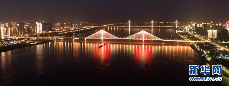 (新華全媒頭條·圖文互動(dòng))(2)江城“歸來” 不負(fù)韶華——武漢“解封”半月記