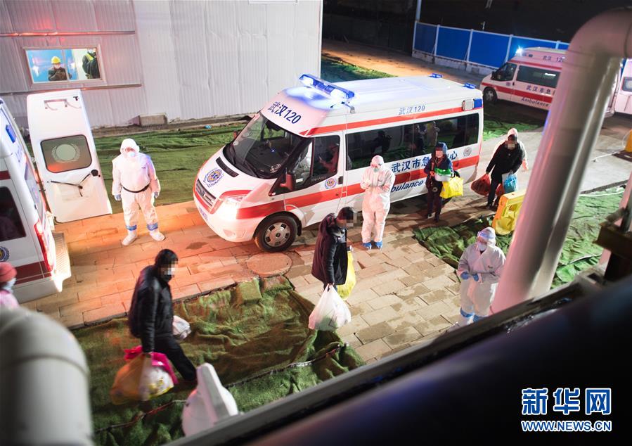 （聚焦疫情防控&middot;圖文互動）（11）分秒必爭！一切為了治病救人&mdash;&mdash;中國抗疫生命至上的生動實踐