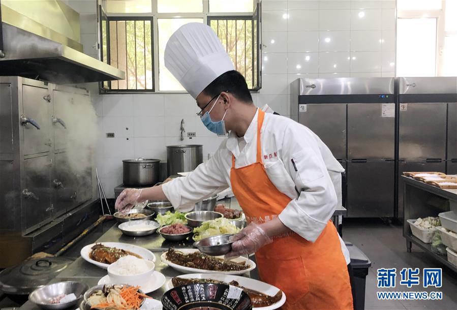 (聚焦復(fù)工復(fù)產(chǎn)·圖文互動(dòng))(3)春暖花開迎客來(lái)——天津餐飲業(yè)回暖一線直擊