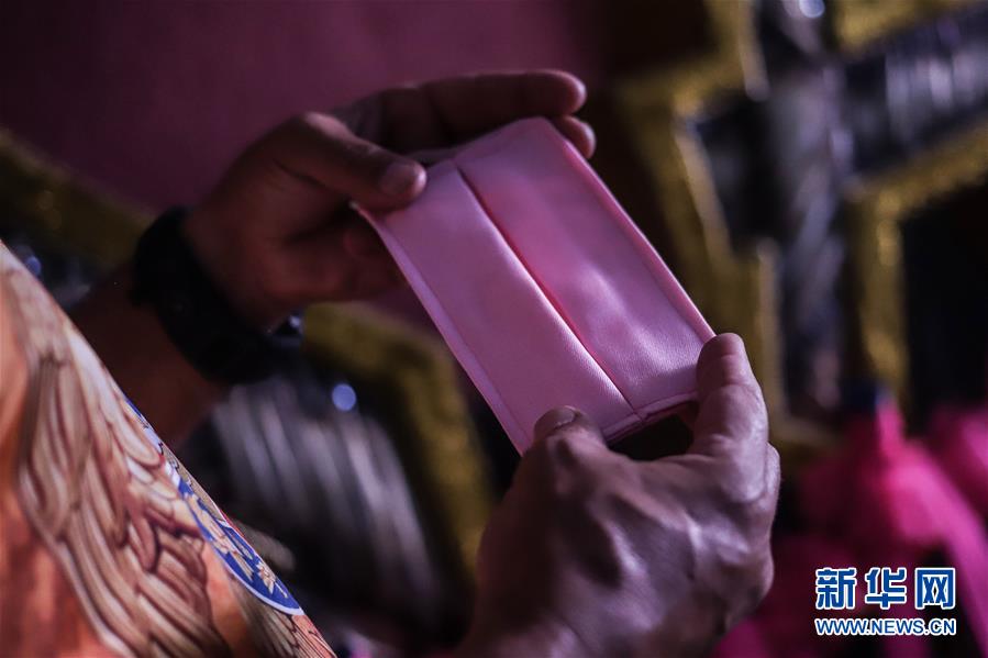 （海外抗疫故事&middot;圖文互動）（4）通訊：自制口罩回饋社會&mdash;&mdash;巴西桑巴舞校&ldquo;巧手抗疫&rdquo;