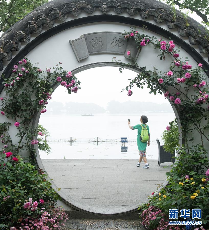 （新華全媒頭條&middot;圖文互動）（5）人氣回暖 消費復(fù)蘇 健康出行&mdash;&mdash;加長版&ldquo;五一&rdquo;假期觀察 