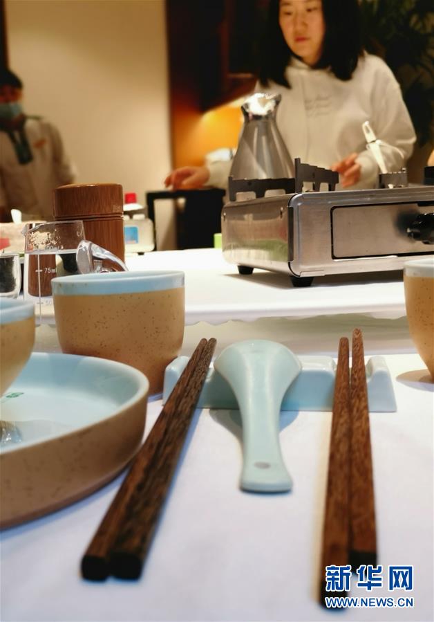 （圖文互動(dòng)）&ldquo;公筷公勺&rdquo;上桌難在哪？&mdash;&mdash;長(zhǎng)沙市部分餐飲場(chǎng)所見聞