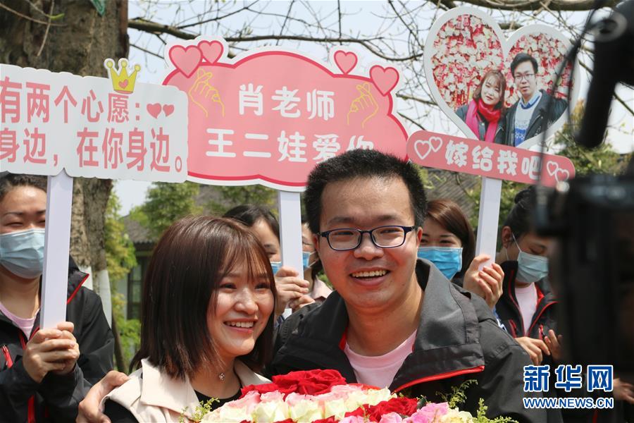 （新華全媒頭條&middot;圖文互動）（12）&ldquo;我看不見你的樣子，但我知道你是誰&rdquo;&mdash;&mdash;寫在國際護士節(jié)來臨之際