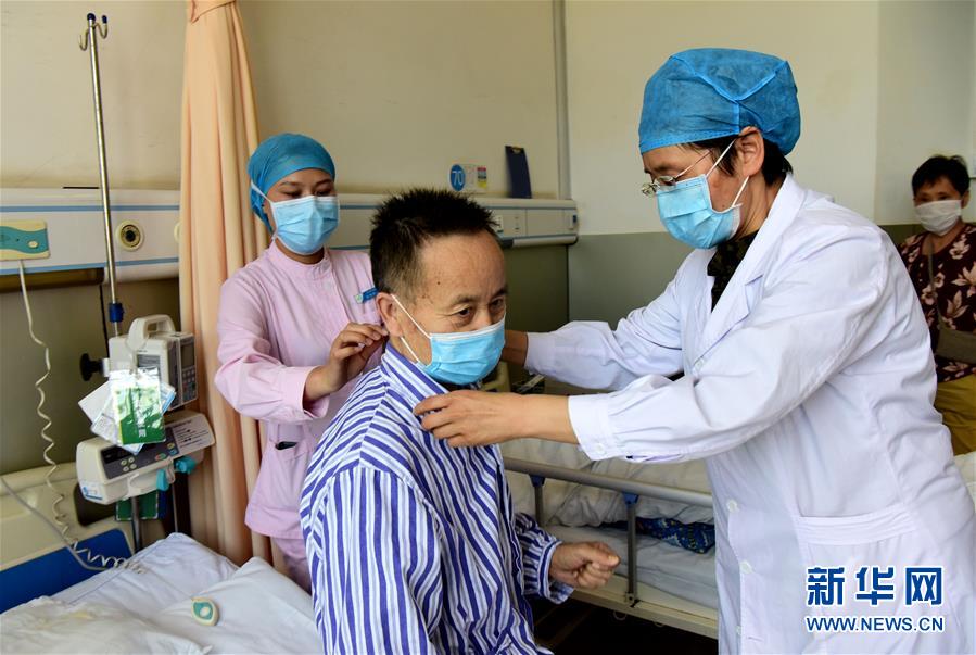 （圖文互動(dòng)）（2）會(huì)說話的戰(zhàn)&ldquo;疫&rdquo;包&mdash;&mdash;縣醫(yī)院女院長白金娥抗疫故事