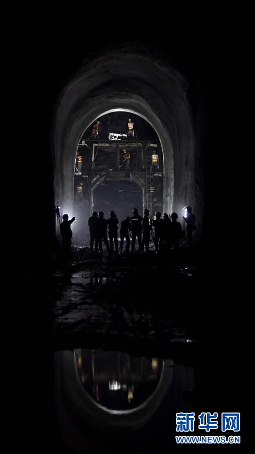 （在習(xí)近平新時(shí)代中國特色社會(huì)主義思想指引下&mdash;&mdash;新時(shí)代新作為新篇章&middot;習(xí)近平總書記關(guān)切事&middot;圖文互動(dòng)）（7）新機(jī)遇、新引擎&mdash;&mdash;重大工程重大項(xiàng)目建設(shè)新動(dòng)向觀察