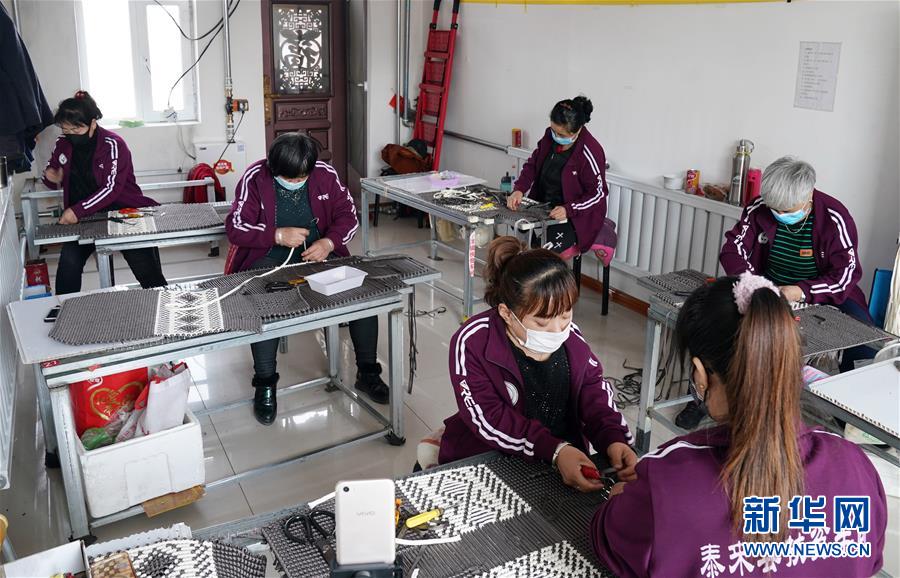 （在習近平新時代中國特色社會主義思想指引下&mdash;&mdash;新時代新作為新篇章&middot;習近平總書記關(guān)切事&middot;圖文互動）（2）助你飛翔，擁抱陽光&mdash;&mdash;助力殘疾人脫貧攻堅故事