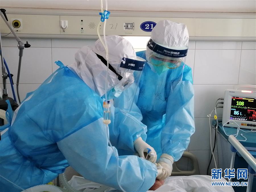 （新華全媒頭條&middot;圖文互動）（6）風雨無阻向前進&mdash;&mdash;寫在全國疫情防控阻擊戰(zhàn)取得重大戰(zhàn)略成果之際