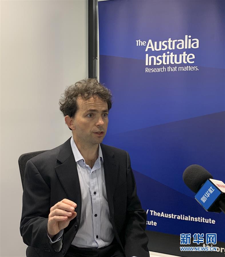 (國(guó)際疫情·圖文互動(dòng))專(zhuān)訪:污蔑中國(guó)不利于應(yīng)對(duì)疫情 各國(guó)應(yīng)合作提升“數(shù)字素養(yǎng)”——訪揭露新冠謠言的澳大利亞研究人員羅德·坎貝爾