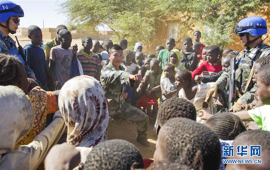 （新華全媒頭條&middot;圖文互動(dòng)）（14）崢嶸歲月30年 中國(guó)藍(lán)盔衛(wèi)和平