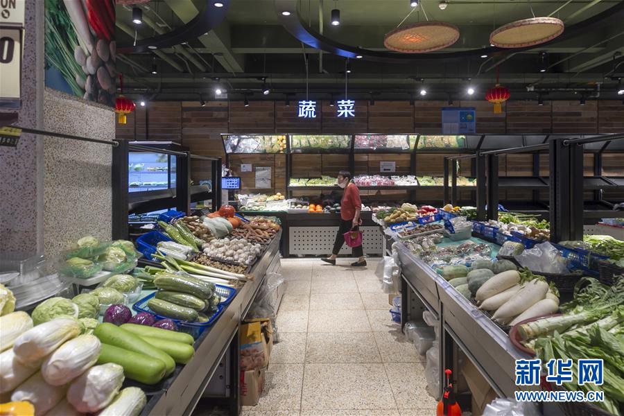 （圖文互動(dòng)）（1）告別臟亂，留住溫情&mdash;&mdash;上海鬧市小菜場(chǎng)見(jiàn)聞