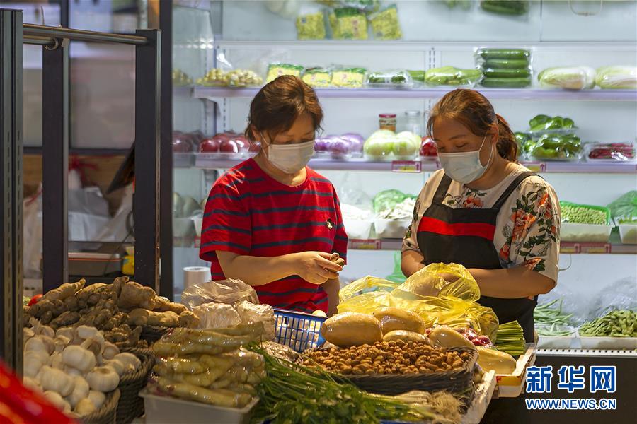 （圖文互動(dòng)）（3）告別臟亂，留住溫情&mdash;&mdash;上海鬧市小菜場(chǎng)見(jiàn)聞