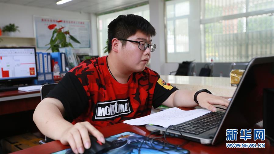  （新華全媒頭條&middot;圖文互動）（3）青春，在希望的田野上&mdash;&mdash;大別山區(qū)尋訪&ldquo;城歸&rdquo;大學畢業(yè)生