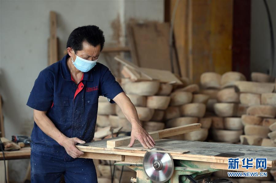  （新華全媒頭條&middot;圖文互動）（5）青春，在希望的田野上&mdash;&mdash;大別山區(qū)尋訪&ldquo;城歸&rdquo;大學畢業(yè)生