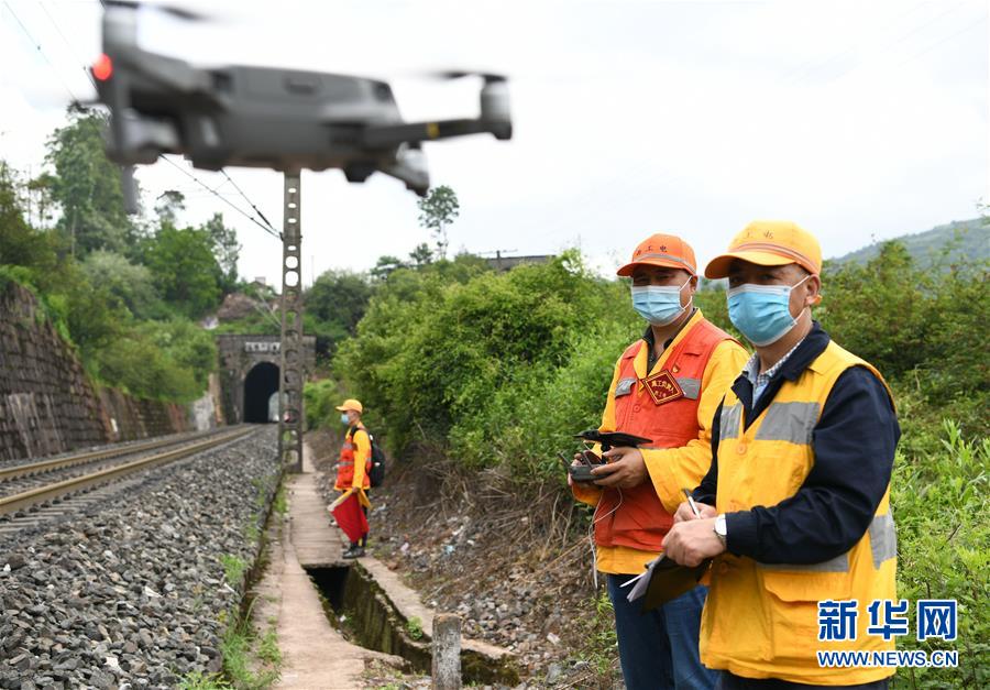 (新華全媒頭條·圖文互動(dòng))(14)自強(qiáng)的力量——成昆鐵路通車50年記