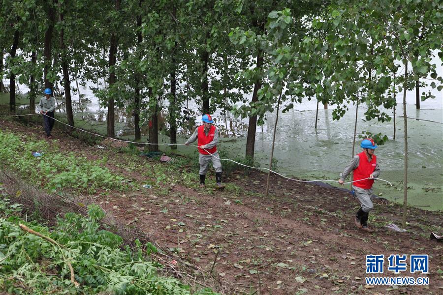 （圖文互動）（2）搶險！群眾的安全高于一切&mdash;&mdash;湖北統(tǒng)籌部署緊急應(yīng)對洪澇災(zāi)害