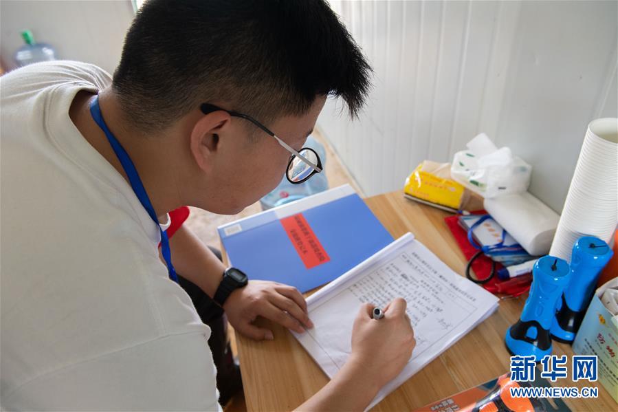 （防汛抗洪&middot;圖文互動）（4）在大堤上成長，為人民守護(hù)&mdash;&mdash;洪水中的青年&ldquo;生力軍&rdquo;