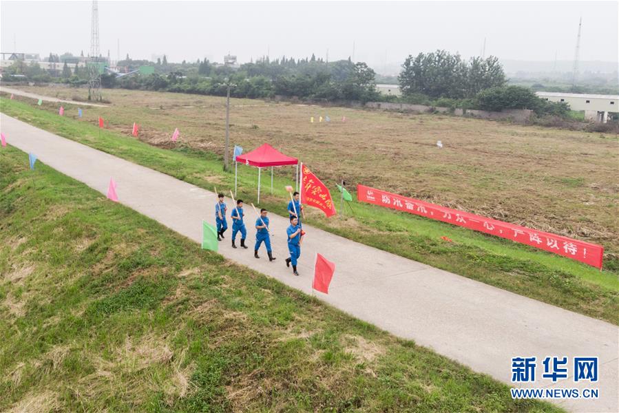（防汛抗洪&middot;圖文互動）（7）在大堤上成長，為人民守護(hù)&mdash;&mdash;洪水中的青年&ldquo;生力軍&rdquo;