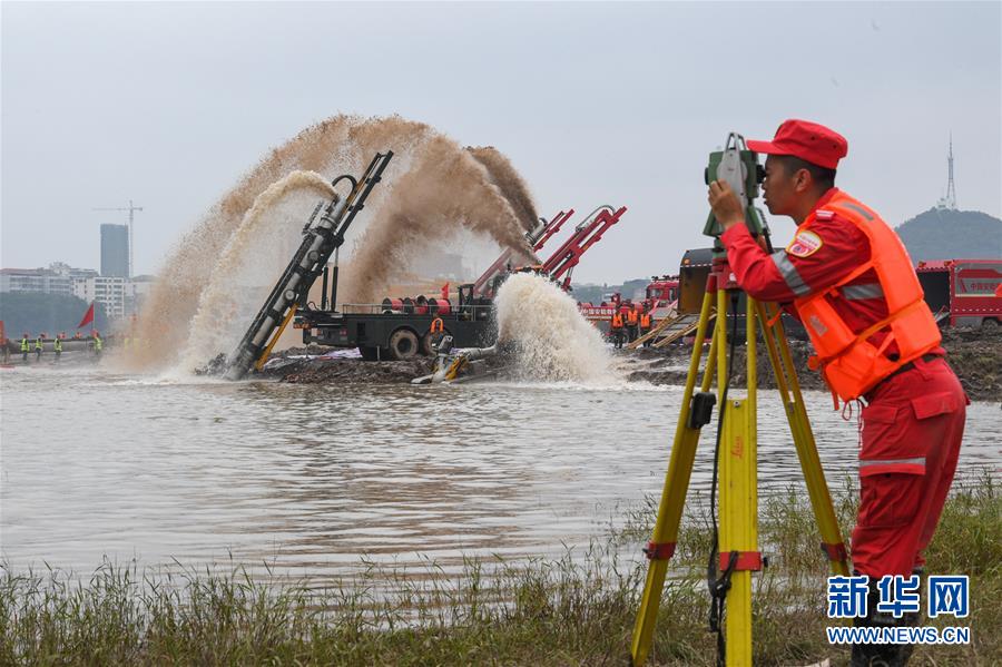 (新華全媒頭條·圖文互動)(10)抗洪利器助力抗洪一線