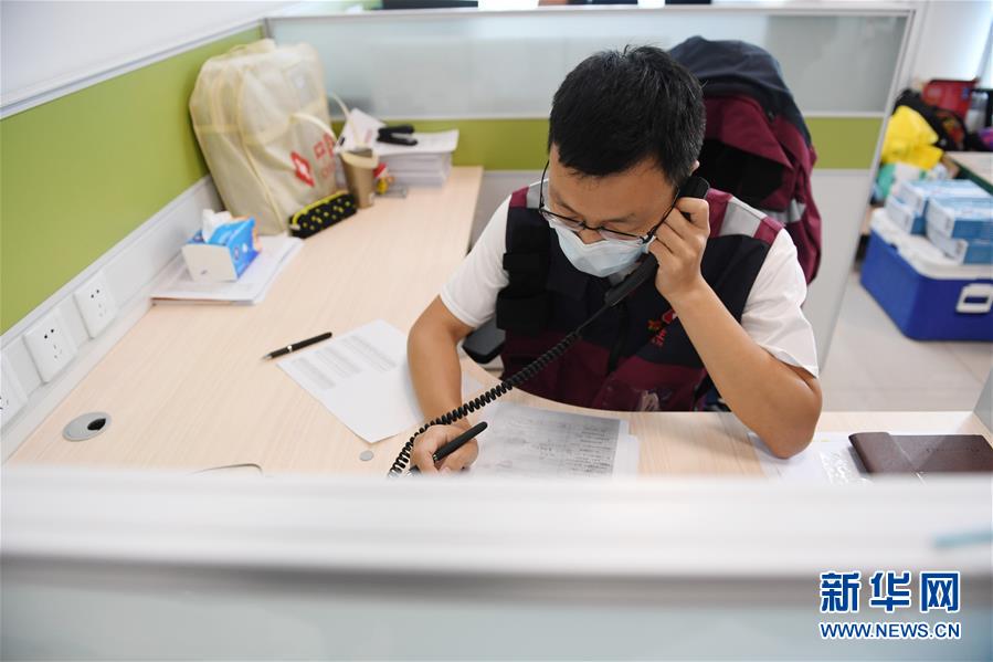 （新華全媒頭條&middot;圖文互動(dòng)）（2）首都再戰(zhàn)&ldquo;疫&rdquo;，難忘40天&mdash;&mdash;寫在北京應(yīng)急響應(yīng)級(jí)別降級(jí)之際